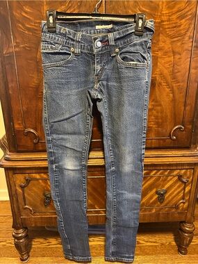 Vintage Levi’s Women’s Slim Fit Blue Denim Jeans